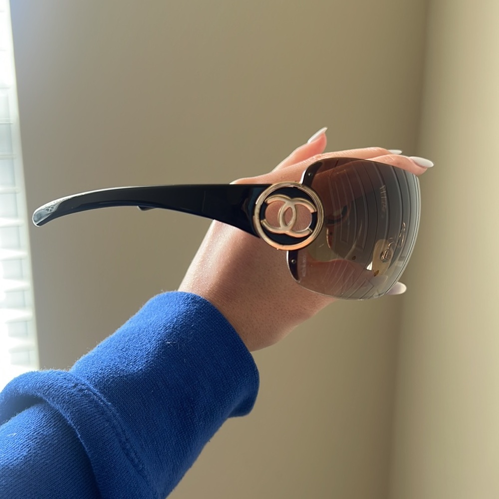AUTHENTIC chanel sunglasses - Picture 3 of 5